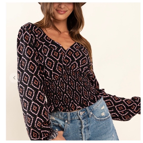 06 Boho Print Deep V-Neck Long Sleeve Top - Picture 4 of 6
